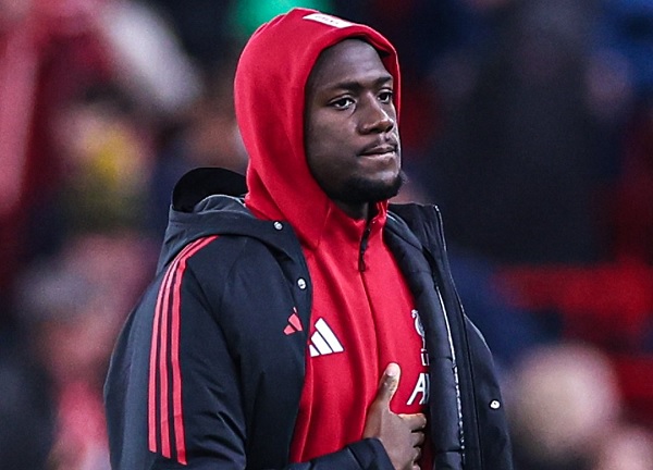 ليفربول يتحرك لتأمين دفاعه.. سلوت يؤكد رغبته في استمرار كوناتي