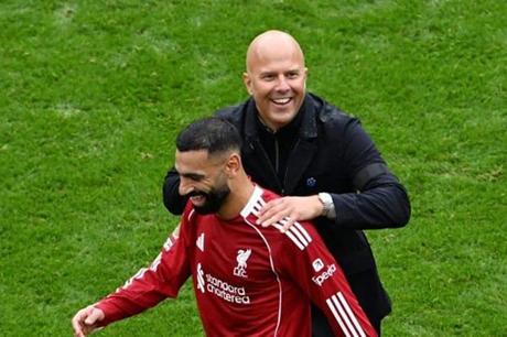 ليفربول يتخذ قراره النهائي بشأن إقالة أرني سلوت