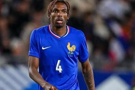 ليفربول يضم أحد أكثر المدافعين الشباب موهبة في العالم