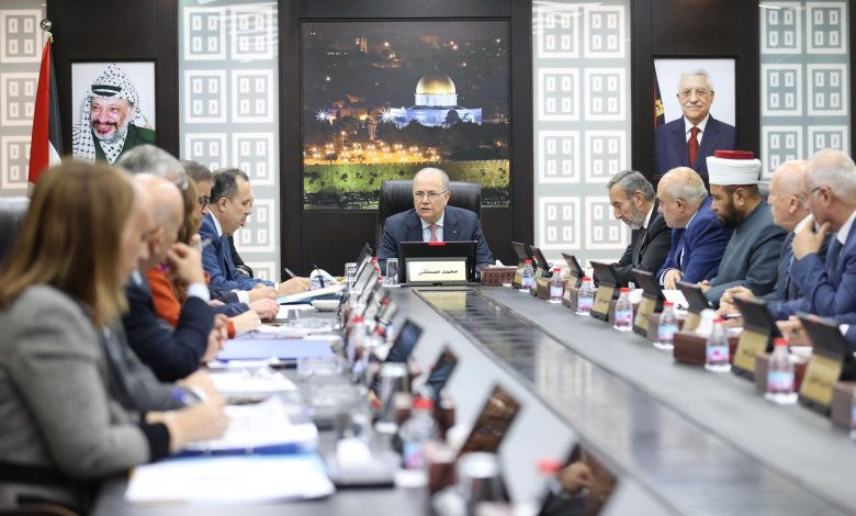 مجلس الوزراء الفلسطيني: حراك دبلوماسي لإنهاء الاحتلال وخطط استراتيجية للأمن الغذائي وتنظيم الأسواق