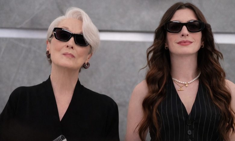 مخرج The Devil Wears Prada 2: يكشف كواليس عودة ميريل ستريب وآن هاثاواي