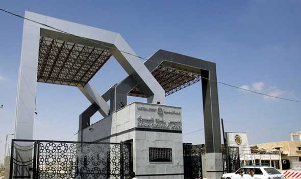 مصر تواصل استقبال وعلاج الجرحى الفلسطينيين وتسهيل عودة العائدين إلى غزة