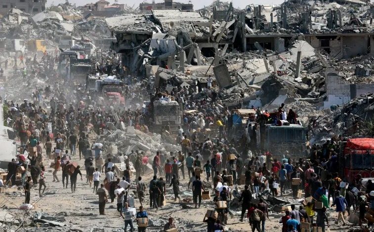 مقترحات جدية حول استيعاب الموظفين ..مصادر مطلعة تكشف ملامح خطط لجنة غزة لإعادة الإعمار