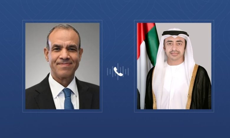 هاتفياً.. عبدالله بن زايد يبحث العلاقات الأخوية والأوضاع الإقليمية مع وزير الخارجية المصرية