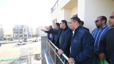 وزير الإسكان يوجه بتكثيف العمل لرفع كفاءة مدخل مارينا 5 والسوق التجارية