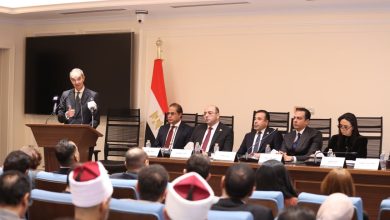 وزير الاتصالات: خطة من 5 محاور لحماية الأطفال من المخاطر على الإنترنت