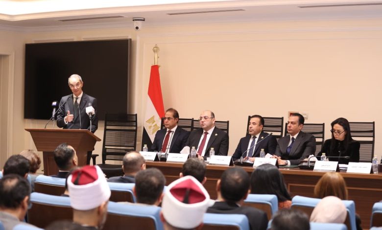وزير الاتصالات: خطة من 5 محاور لحماية الأطفال من المخاطر على الإنترنت